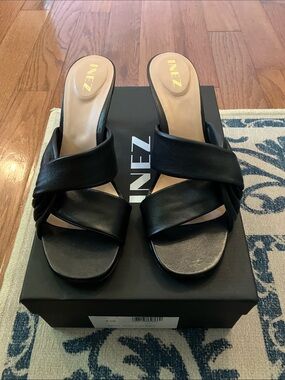 Inez - Isa Black Slide Heels